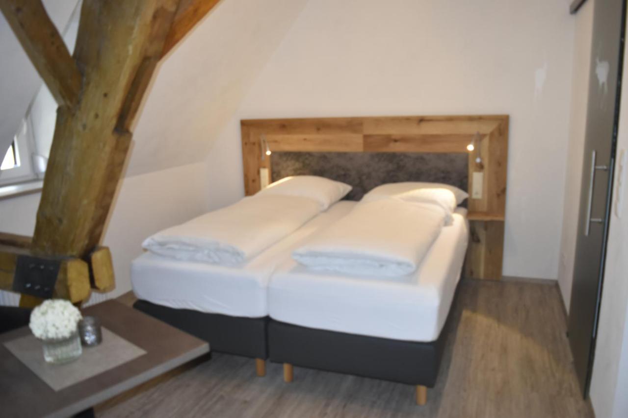 Gasthof Pension Zum Goldenen Hirschen Burgbernheim Ngoại thất bức ảnh