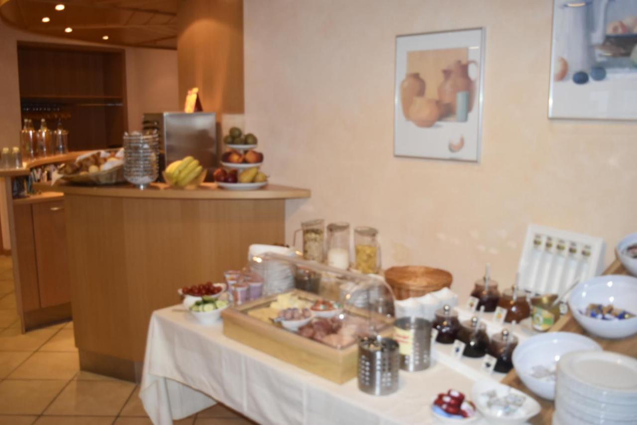 Gasthof Pension Zum Goldenen Hirschen Burgbernheim Ngoại thất bức ảnh
