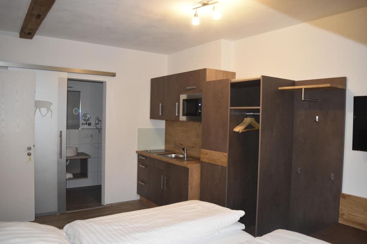 Gasthof Pension Zum Goldenen Hirschen Burgbernheim Ngoại thất bức ảnh